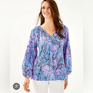 Lilly Pulitzer Winsley Top Lapis Lazuli Horseshoe Bay
Size Small
